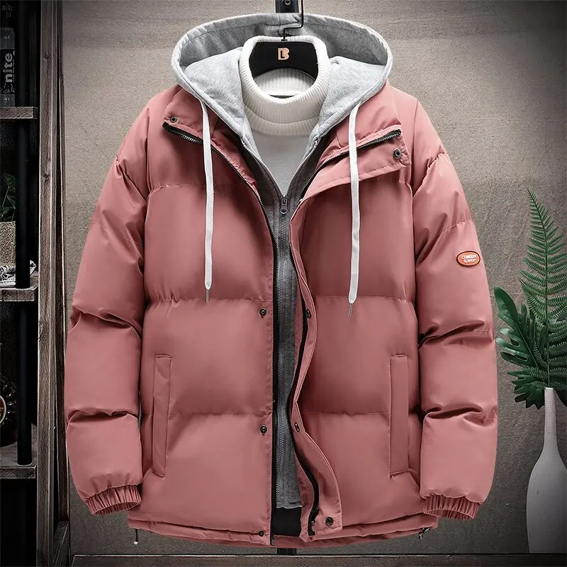Casual muška puffer jakna s polokragom, kapuljačom i dvostrukim vezanjem. Savršena za jesen/zimu