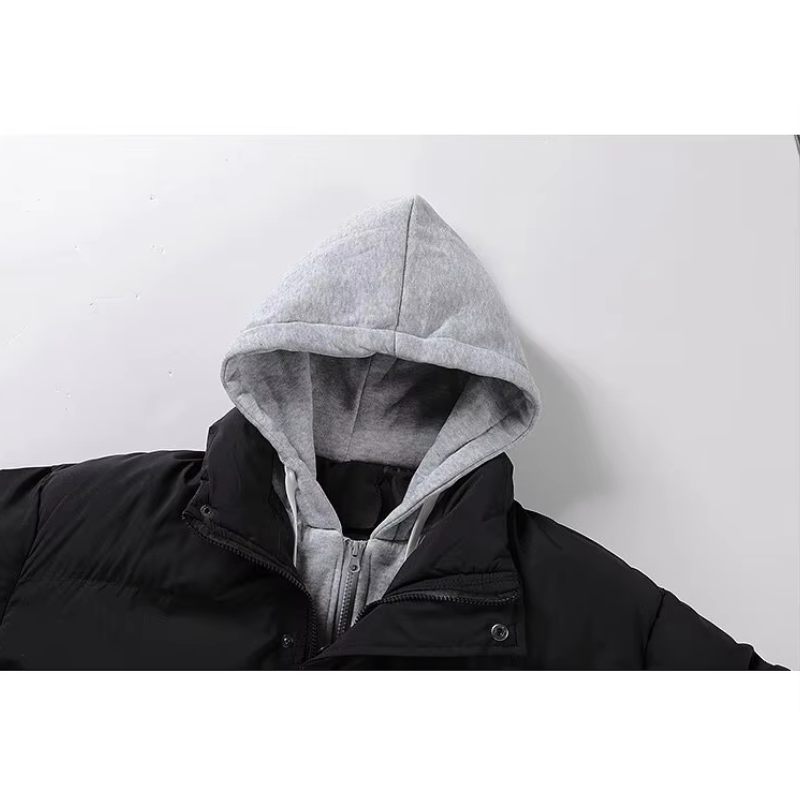 Casual muška puffer jakna s polokragom, kapuljačom i dvostrukim vezanjem. Savršena za jesen/zimu